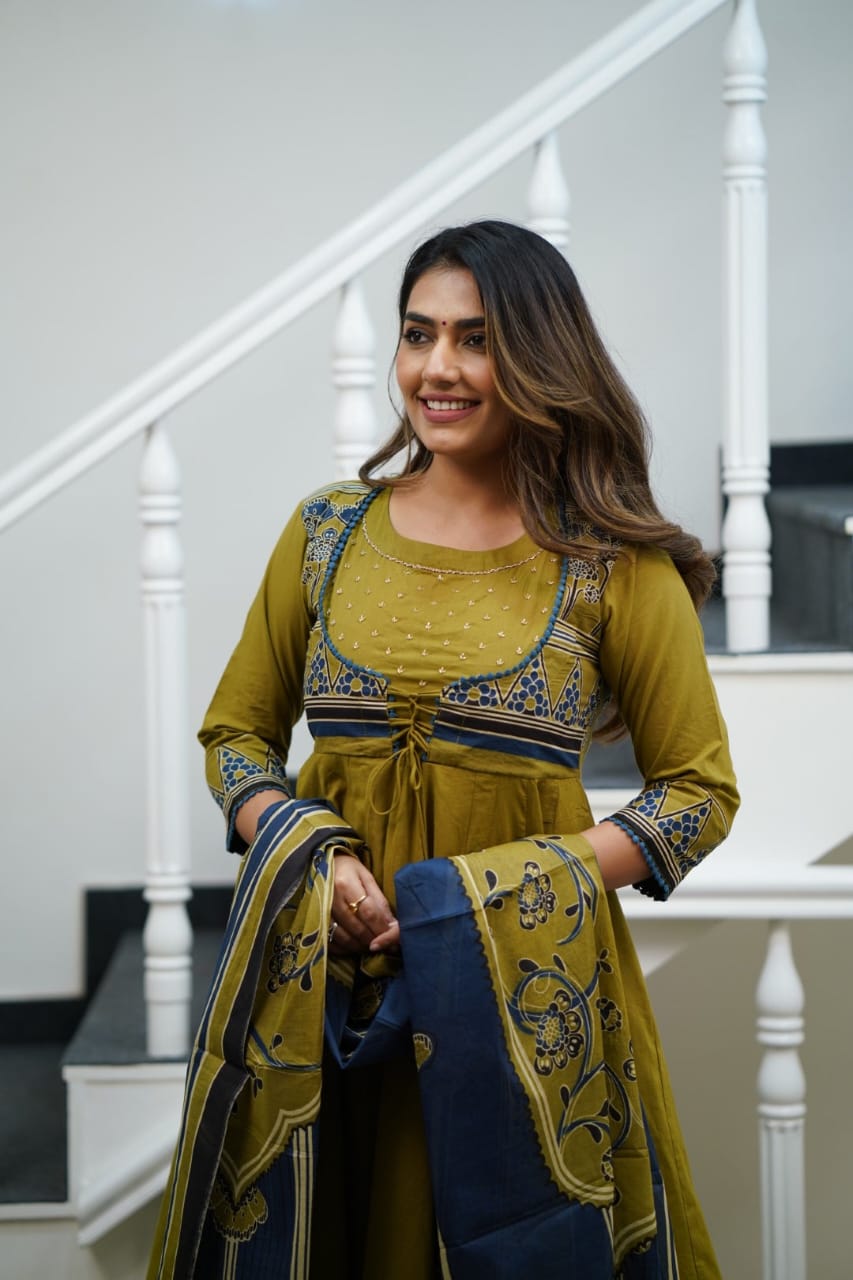 lightens the soul cotton anarkali set