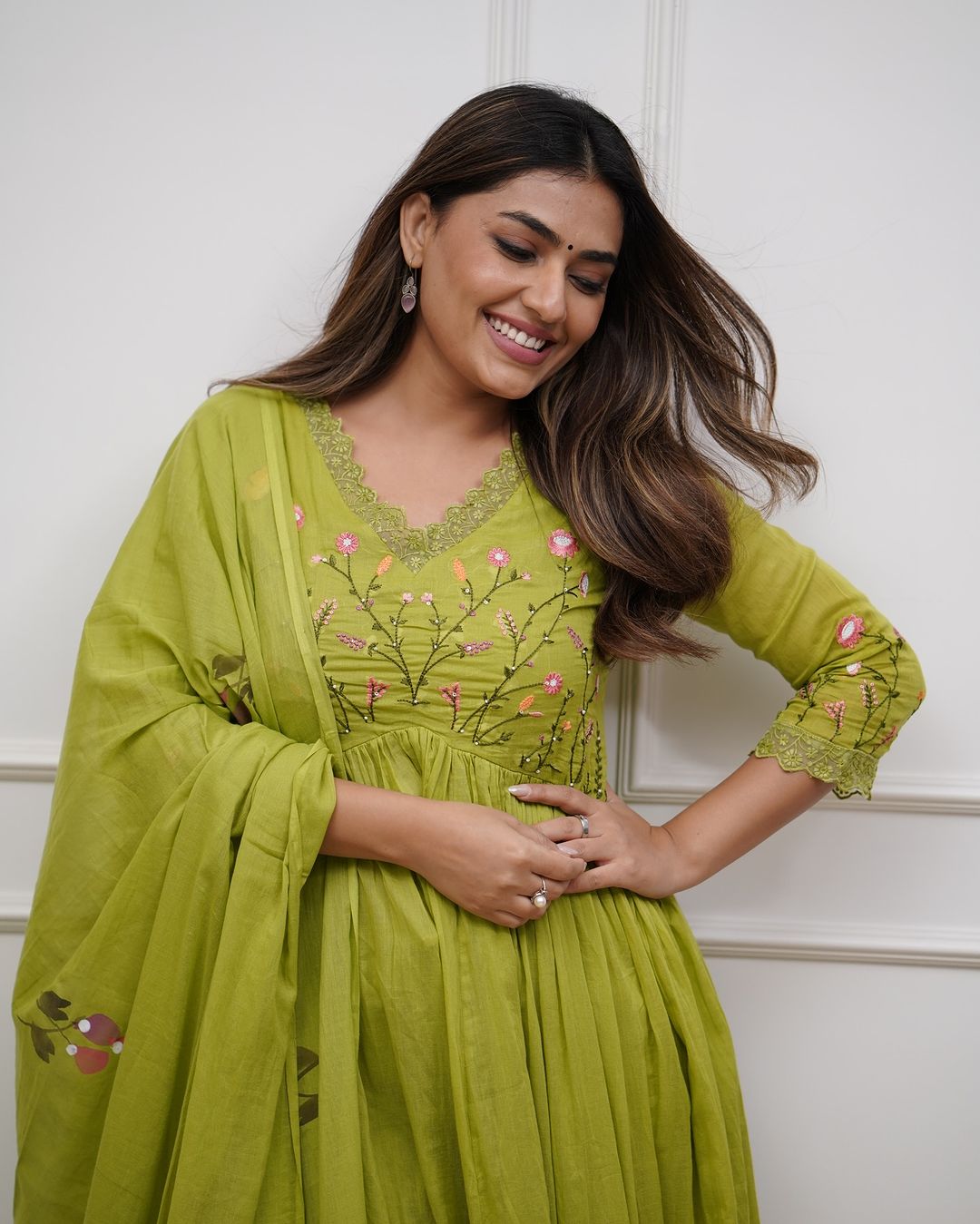 Green Color Beautiful  Cotton Suit Set.
