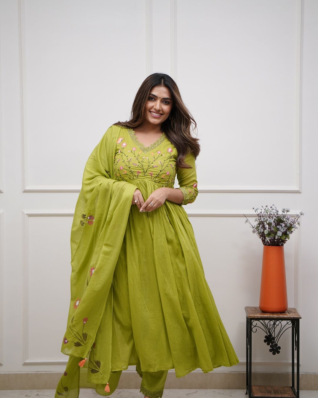 Green Color Beautiful  Cotton Suit Set.