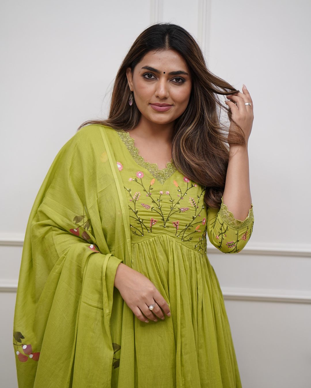 Green Color Beautiful  Cotton Suit Set.