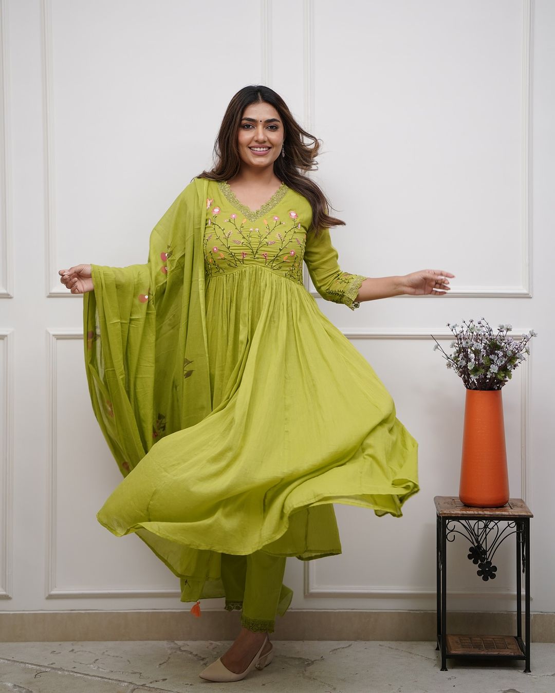 Green Color Beautiful  Cotton Suit Set.