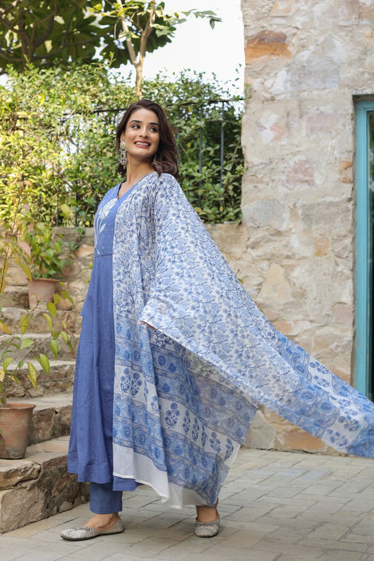 Blue Kurta Suit Set with Floral Embroidery