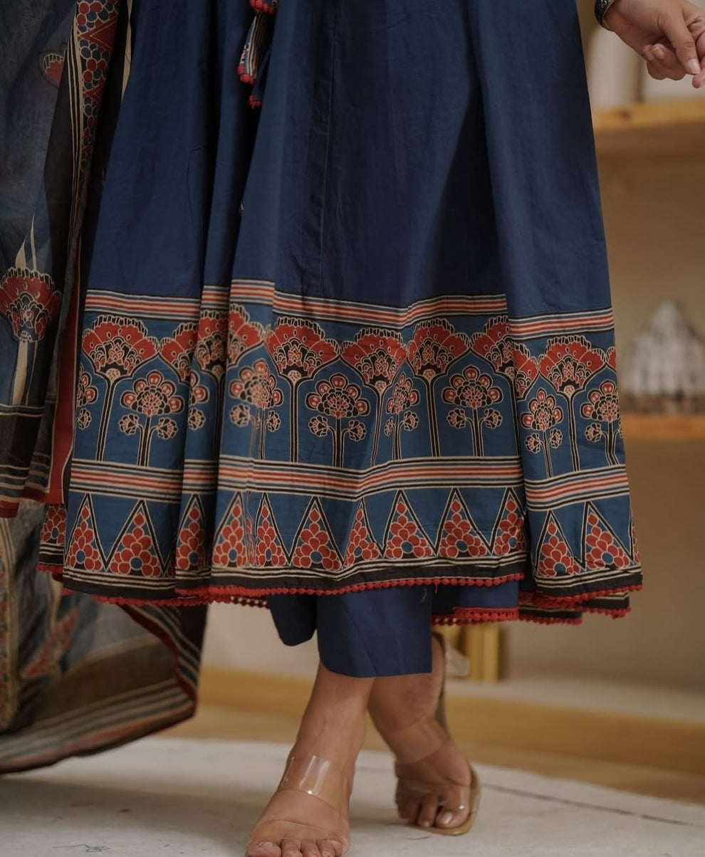 lightens the soul cotton anarkali set